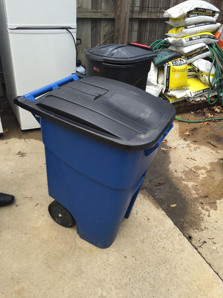 Toter Trash Can