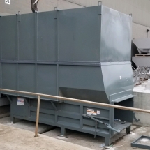 2yd-stationary-compactor-with-enclosures